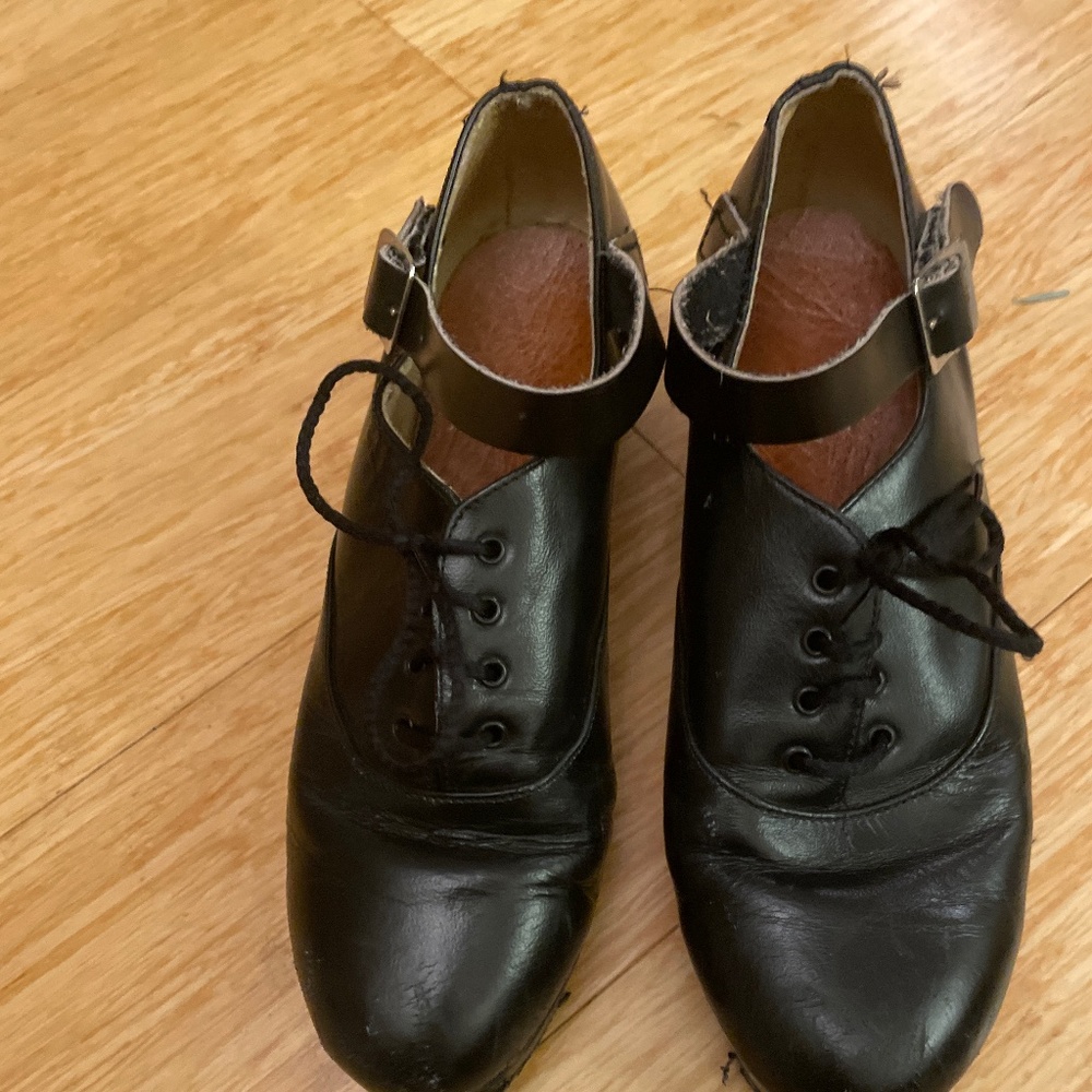 Hard Irish dance shoes